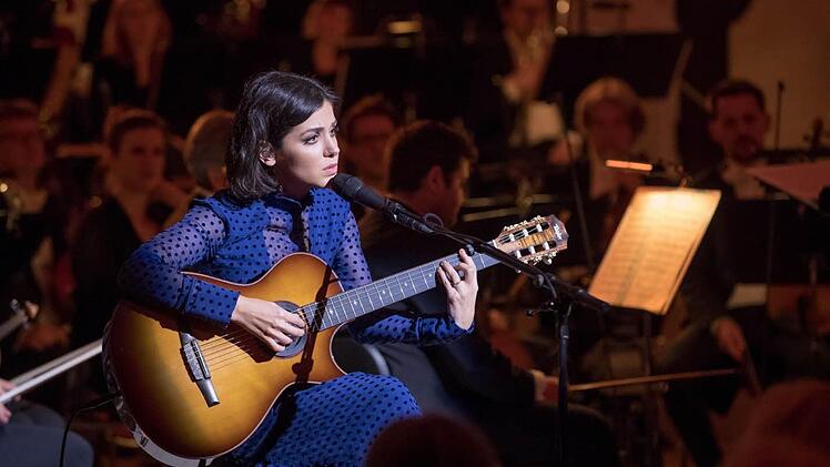 Katie Melua bezaubert.  Foto: Daniel Karmann/ZDF