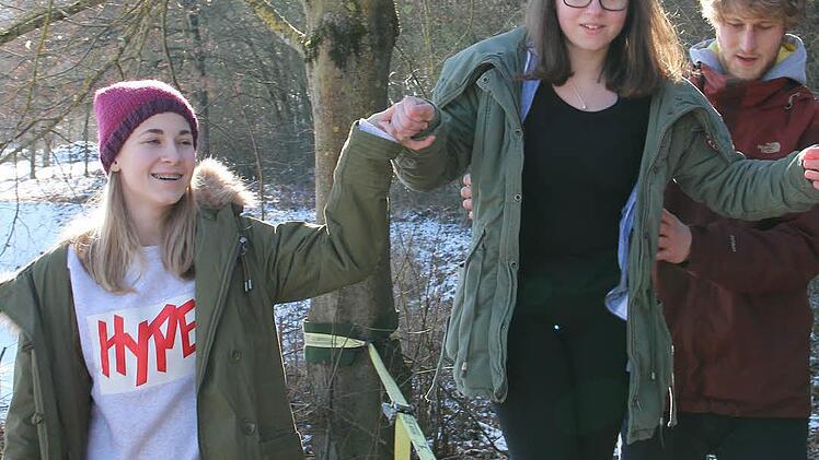Referent Christian Keller beim Slackline-Kurs. Foto: Rene Felcht