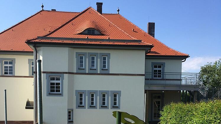 Die neue Außenspielfläche für Kleinkinder im Kindergarten Poppenroth.Sigismund von Dobschütz