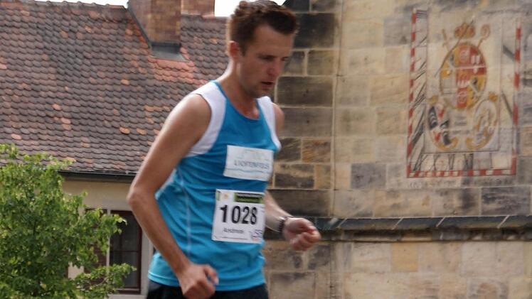 Der Lichtenfelser Bürgermeister Andreas Hügerich wurde Achter im Halbmarathon. Foto: Alfred Thieret