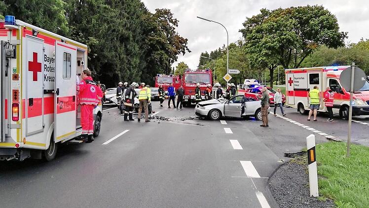 Neben der Polizei waren auch die Feuerwehr und das BRK im Einsatz.