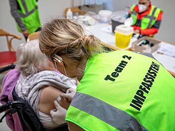 Coronavirus - Impfungen in Alten- und Pflegeheim