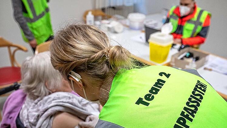 Coronavirus - Impfungen in Alten- und Pflegeheim