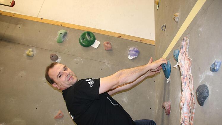 Der DAV hat sein Kletterzentrum umgebaut: In der alten Halle gibt es nun mehr Boulder-Wände. Foto: Ralf Ruppert
