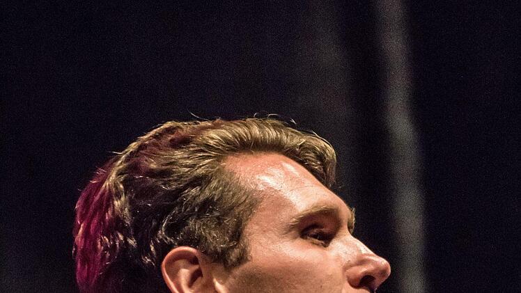 Tausende von Zuhörern bejubelten das Philharmonische Orchester des Landestheaters Coburg unter Leitung von Roland Kluttig  beim Klassik-Open-Air im Rosengarten: Francesca PAratore und Paul Kroeger.Foto: Jochen Berger