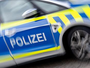 Verkehrsunfall auf Staatsstraße 2225: Motorradfahrer verletzt