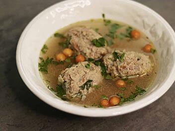 Fränkische Leberknödelsuppe