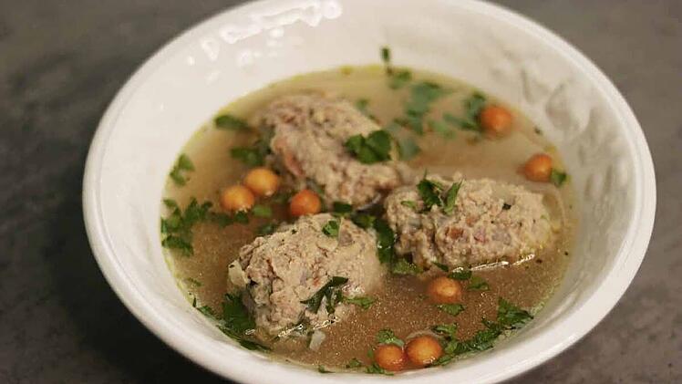 Fränkische Leberknödelsuppe
