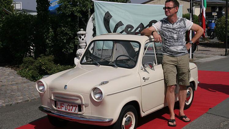Vespa baute auch Autos, wenn auch nur wenige. DIeses hier rollte aus Lichtenfels an. Alle Fotos: Michael Stelzner