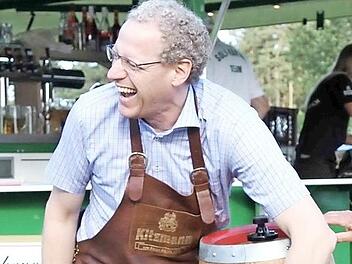 German Hacker (l.) ließ sich von einem falschen Dichtring die Laune nicht verderben. Foto: Richard Sänger