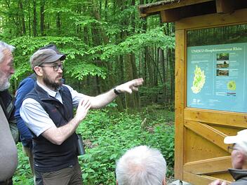 Dr. Tobias Gerlach (Foto), Biologe von der Verwaltungsstelle des  Biosphärenreservats Rhön, informierte  über die Bedeutung der Kernzonen. Oswald Türbl