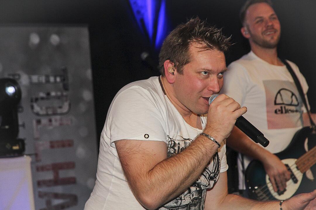 Mit vielen Party-Songs der 80er & 90er und Rock-Pop Klassikern