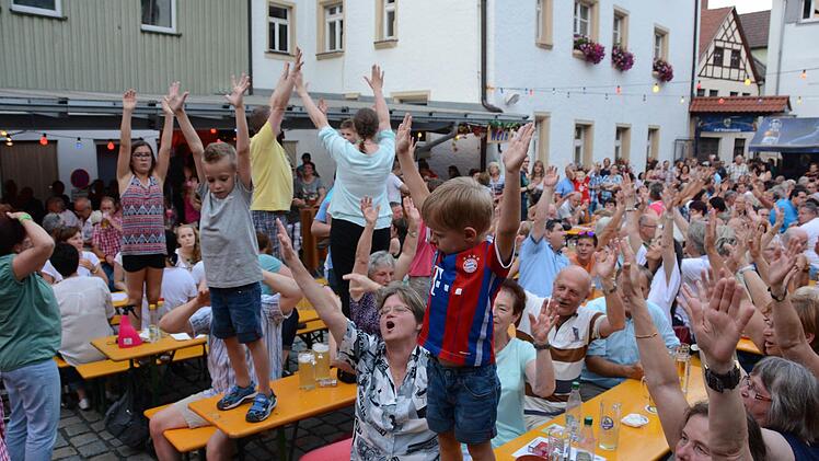Impressionen vom Altstadtfest am Samstagabend Foto: Dagmar Besand