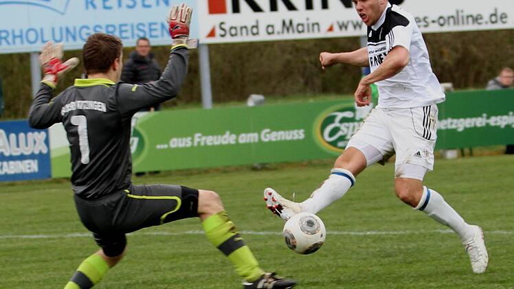 Stürmer Thorsten Schlereth (rechts) steht dem FC Sand heute im Unterfrankenderby gegen den TSV Aubstadt wieder zur Verfügung.