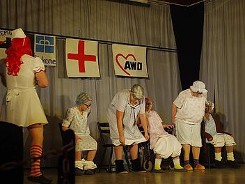 Die Gruppe "Altenheim" zeigte Sparmaßnahmen der Pflegestufe III auf.  Foto: Heike Schülein