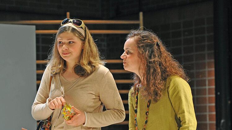 Turbulentes Pennäler-Drama: "Frau Müller muss weg" feierte Premiere im Coburger Theater in der Reithalle.Foto: Andrea Kremper