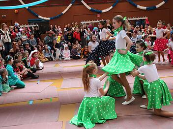 Die Münnerstädter Sternchengarde tanzte einen Rock and Roll.Heike Beudert