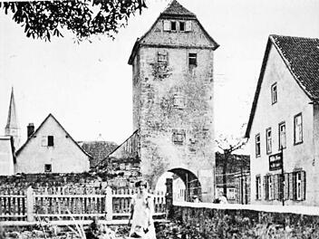 Das Untere Tor stand am nördlichen Ausgang der Stadt. Am 21. April 1945 wurde es von den Amerikanern gesprengt.  Foto: Stadtarchiv Münnerstadt