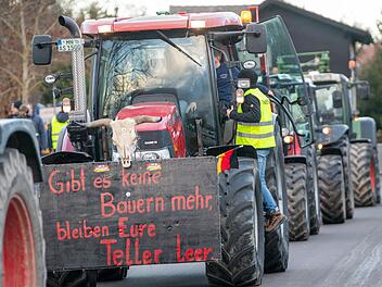 Bauerndemo in Karlstadt: Feuerwehr bekommt "Unmutsäußerungen" von Autofahrern zu hören