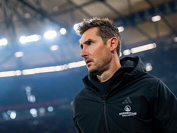 FCN bei Schlusslicht Jahn Regensburg - "werden sehr viel investieren müssen"