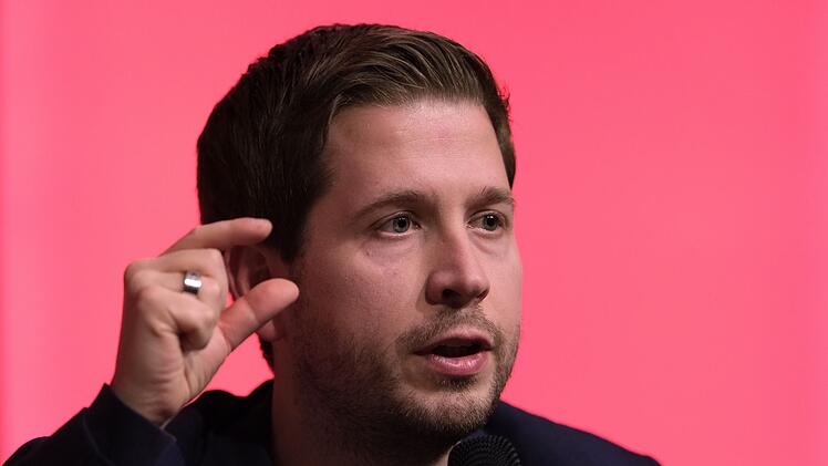 K&uuml;hnert f&uuml;r kleine Altersbez&uuml;ge f&uuml;r Abgeordnete