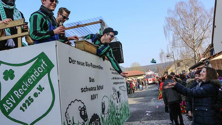 Närrisches Treiben in ReckendorfFoto: Barbara Herbst