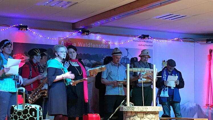 Auf der Pilgerreise für Waldfenster (von links): Lena Schlereth, Marita Morber, Birgit Wolf,  Kerstin Kleinhenz, Susanne Metz, Roland Kleinhenz, Roland Schlereth und Timo Wolf. Alexander Pfülb
