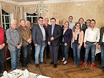 Die neu gewählte Führung der CSU Steinbach mit Gästen, von links: Kurt Ziermann, Hans Neubauer, Gottfried Schirmer, 1. Vorsitzender Markus Schulz, Walter Schorn, Kreisvorsitzender Bernd Liebhardt, Lutz Treuner, Kreis- und Gemeinderätin Angela Wieg...