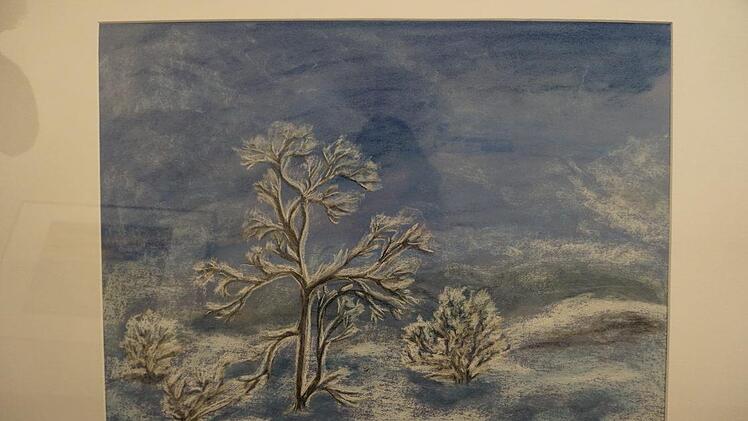 Die Rhöner Winterlandschaft hat Annelore Römhild in Kreide festgehalten. Foto: Marion Eckert