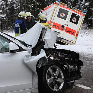 Kreis Ansbach: Auto kracht in Rettungswagen