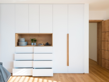 Mit Online-Konfiguratoren von Möbeln nach Maß bekommst du deinen Einbauschrank direkt nach Hause geliefert.