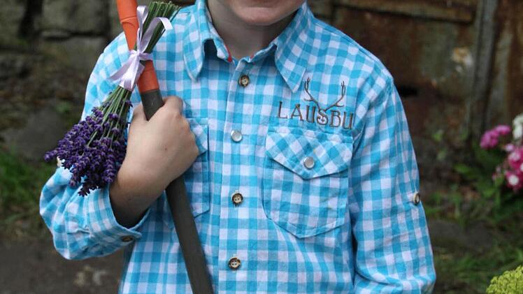 Der Zug bot ein farbenprächtiges Bild.