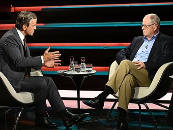 "Das ist unbequem, dafür kriegt man nicht den Beifall des Saales." Markus Lanz und Peer Steinbrück diskutierten unbequeme Wahrheiten zur Rente.