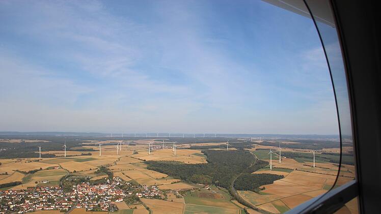 Aus einem kleinen klappbaren Fenster kann fotografiert werden. Foto: Johannes Schlereth