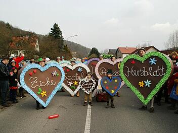"Spatzl i mog di" nannte sich diese wunderschöne Fußgruppe.