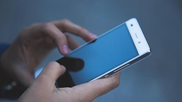 Smartphones bekommen im Juni 2025 die  Real-Time Text-Funktion (RTT)