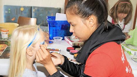 Die jüngsten Gäste wurden auf Wunsch geschminkt.