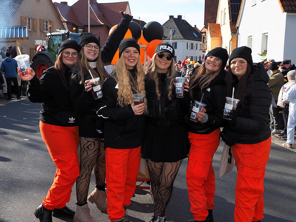 Wildes Faschingstreiben in Steinach an der Saale.