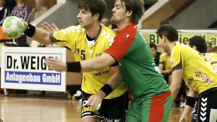 Abwehrchef Tomas Riha zählte beim souveränen Auswärtssieg des HSC 2000 Coburg letzte Woche in Magdeburg zu den besten Akteuren. Er soll auch am Sonntag, wenn die "Gelb-Schwarzen" in der HUK- Arena den SV Anhalt-Bernburg empfangen, am eigenen Kreis aufräumen. Foto: Iris Bilek