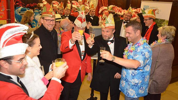 Die Narren beim Rathaussturm in Bad Kissingen.  Foto: Peter Rauch