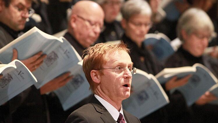 Der Coburger Bachchor beeindruckte zahlreiche Zuhörer mit der Erstauffhührung von Monteverdis Marienvesper in der fast fertig renovierten Morizkirche.Foto: Jochen Berger