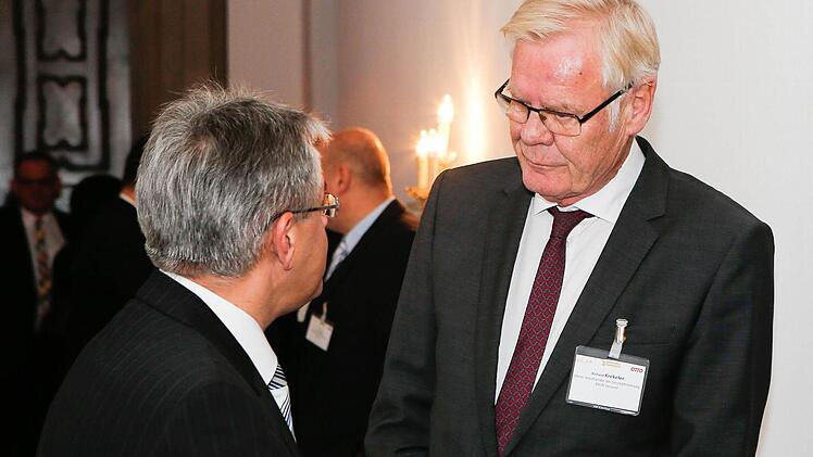 Der ehemalige Vorsitzende der Baur-Geschäftsführung, Richard Krekeler, kam mit vielen Besuchern ins Gespräch. Foto: Matthias Hoch