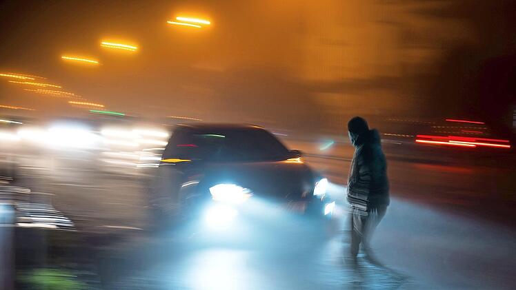 Das Auto als Waffe: Ein Raser hat im Februar in Selb einen 19-Jährigen aus Kulmbach getötet. Symbolfoto: vbaleha/Adobe Stock