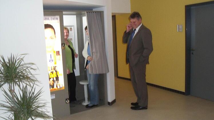 Dezent platziert wurde der Fotoautomat im Rathaus.