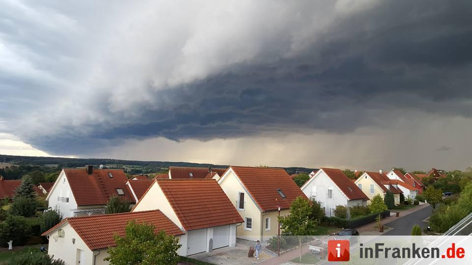 Gewitterfront über Bamberg und Umgebung