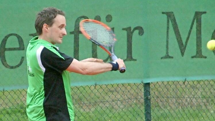 Zu einem knappen 5:4-Sieg kamen die Herren 30 des TC Steinwiesen in der Bezirksklasse 1 beim TC Küps. In dieser Partie gewann Ralf Rüger sein Einzel und das Doppel mit Thomas Weiß.  Foto: Hans Franz