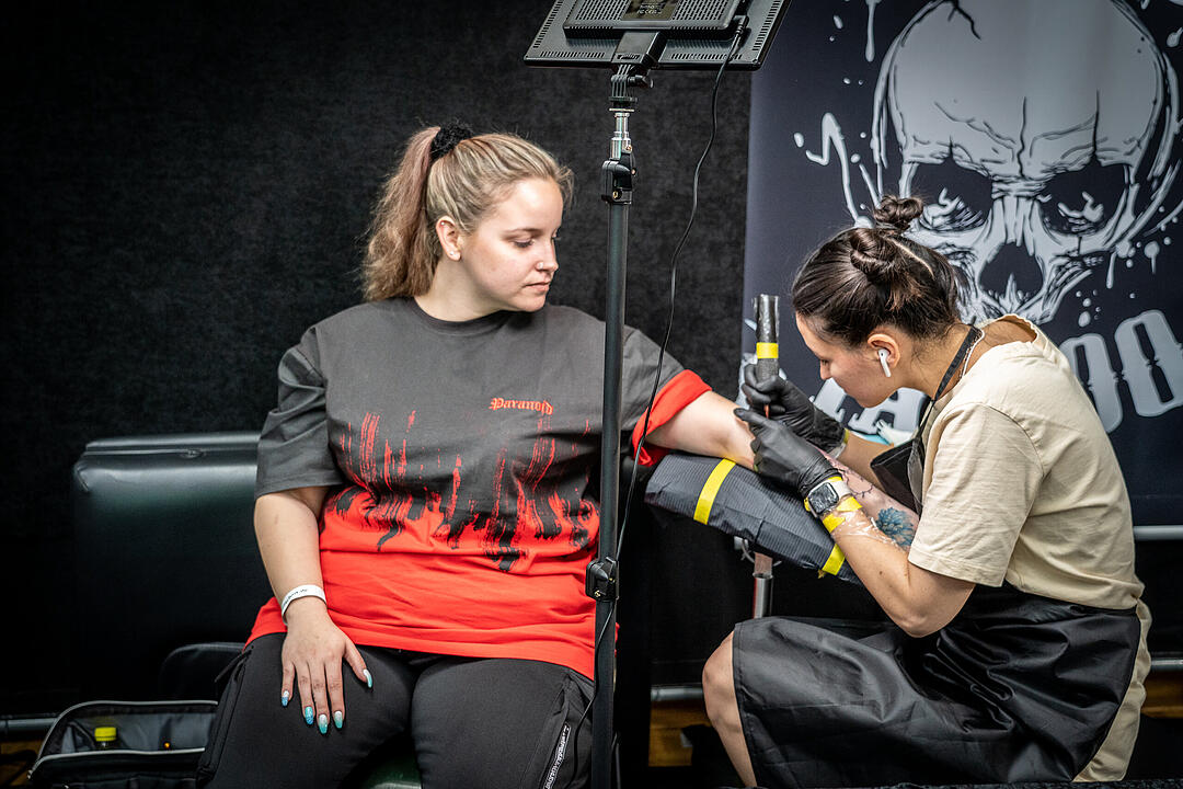 Mit vielen Top Tattookünstlern und Händlern.