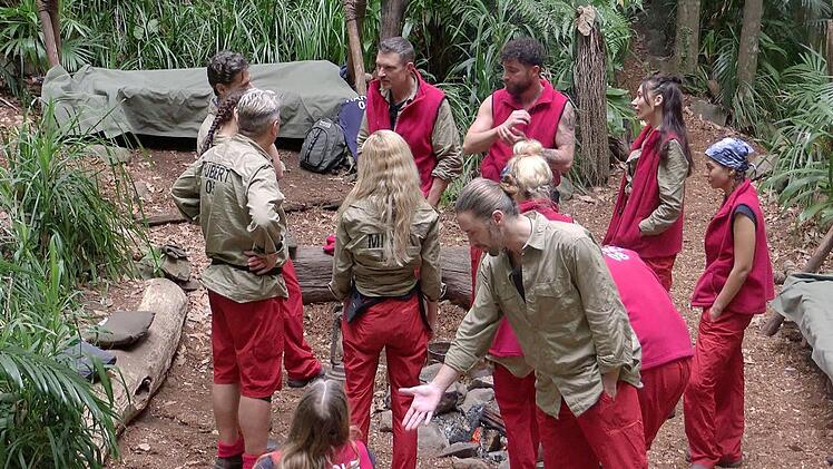 Beim Abschied aus dem Camp hatte Nicole Gil den Handschlag verweigert. "Ich mag dir nicht die Hand geben, sei nicht b&ouml;se."