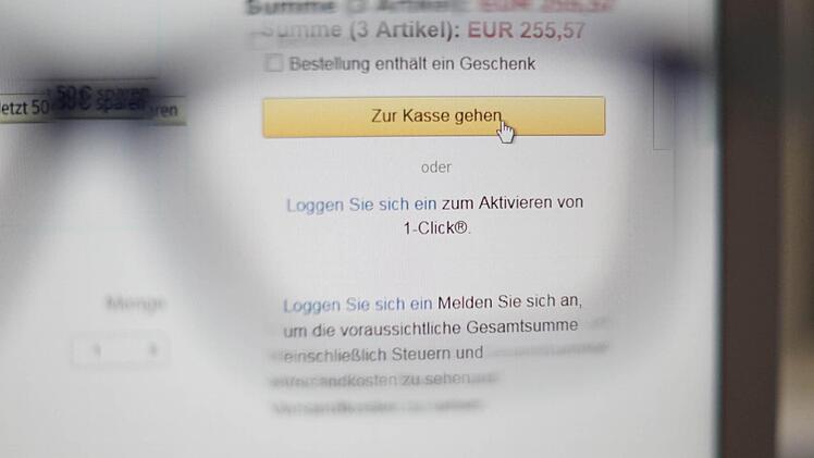 Immer und immer wieder bestellte die Angeklagte im Internet: Kleidung, Kosmetika ... Die Rechnungen liefen alle auf den Namen des Angeklagten. Das bemerkte dieser aber erst sehr spät. Symbolfoto: Sarah Dann