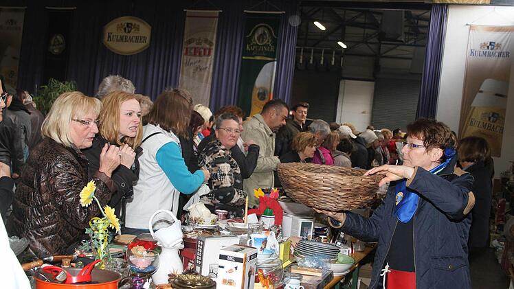 Am Haushaltswarenstand war es schwer, den Überblick zu behalten.